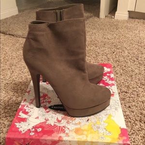 Chinese laundry brown boots booties size 7
